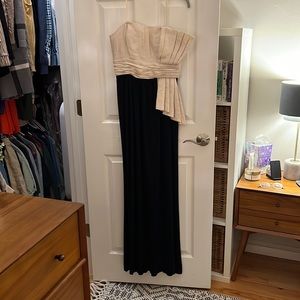 MaxandCleo strapless gown, size 6, very comfortable and stunning on!